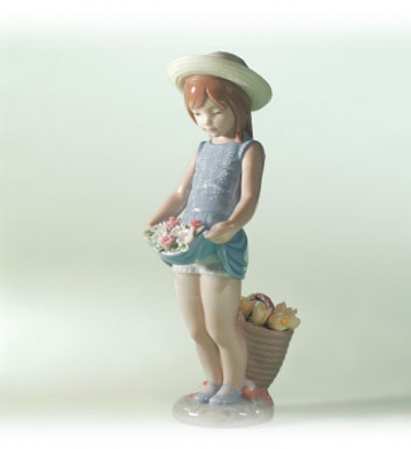 "My Flowers" Glazed Porcelain Figurine by Llardro