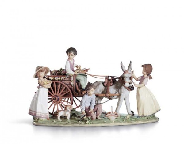 "Enchanted Outing" Glazed Porcelain by Llardro