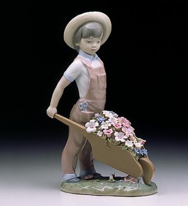"Little Gardener" Glazed Porcelain Figurine by Llardro